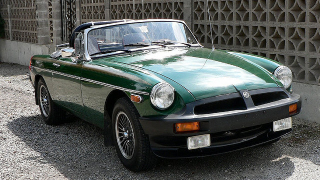 Illustration for article titled Ten classic cars for under $5,000